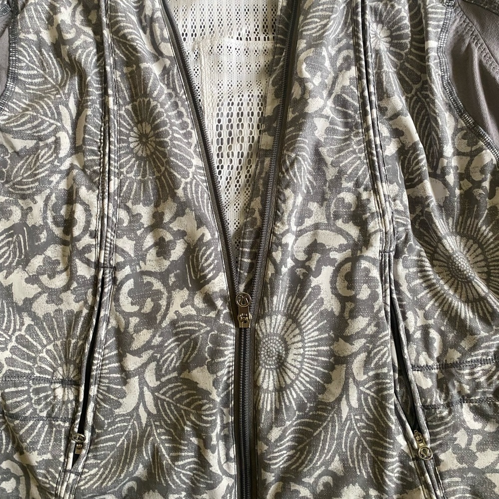 Lululemon jacket - Picture 4 of 5